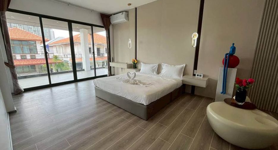 For sale 5 bedrooms villa in Bang Lamung, Chonburi