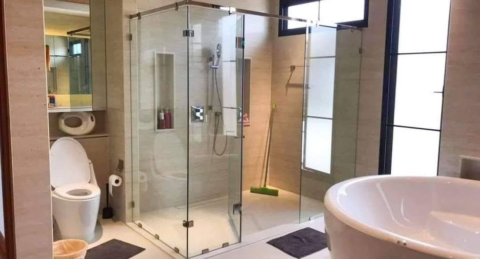 For rent 5 ベッドルーム house in Bang Na, Bangkok
