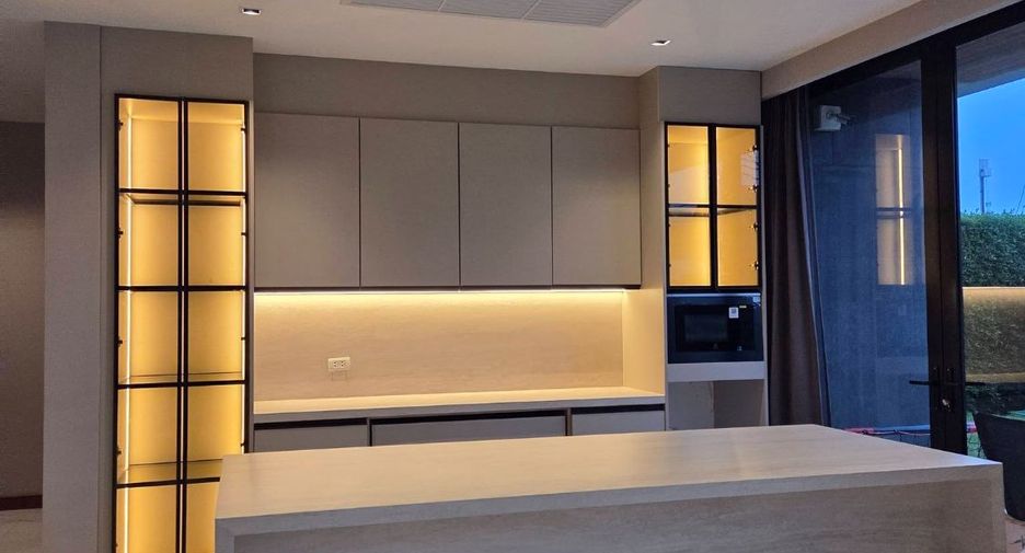 For rent 5 ベッドルーム house in Bang Na, Bangkok