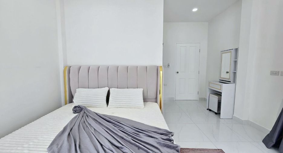 For rent 3 bedrooms house in East Pattaya, Pattaya