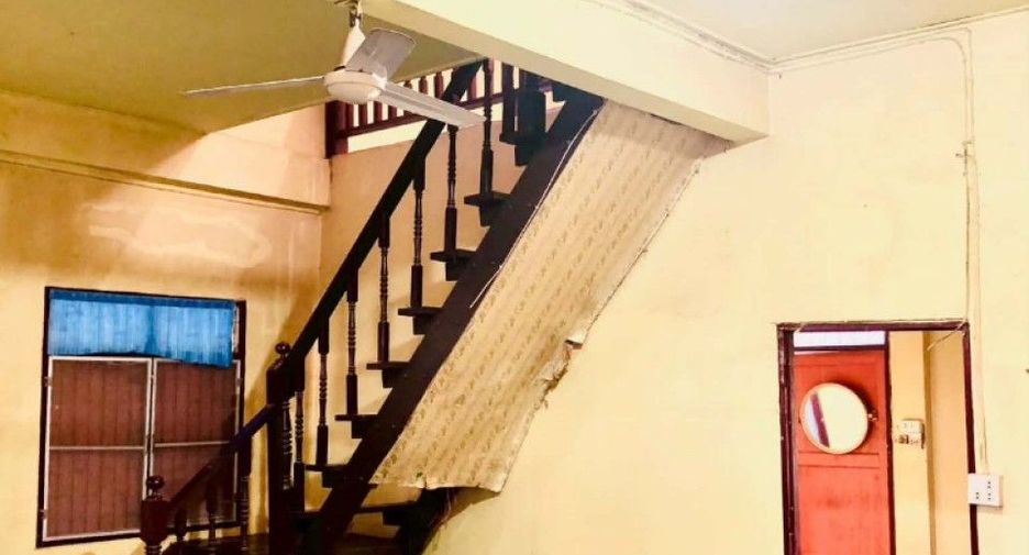 For sale 4 bedrooms house in Mueang Chachoengsao, Chachoengsao