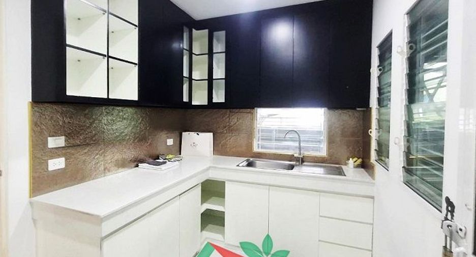 For sale 3 bedrooms townhouse in Khan Na Yao, Bangkok