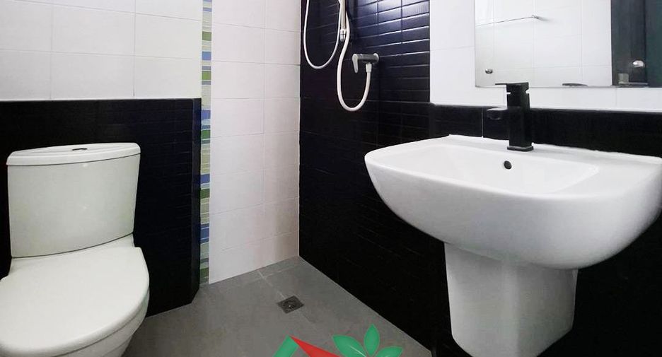 For sale 3 bedrooms townhouse in Khan Na Yao, Bangkok