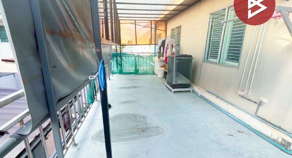 For sale 3 ベッドルーム retail Space in Phutthamonthon, Nakhon Pathom