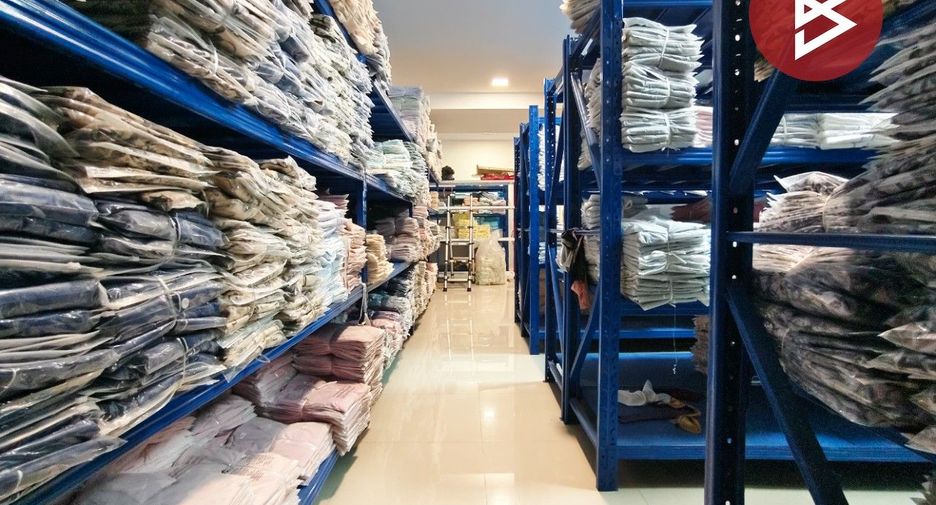 For sale 3 ベッドルーム retail Space in Phutthamonthon, Nakhon Pathom