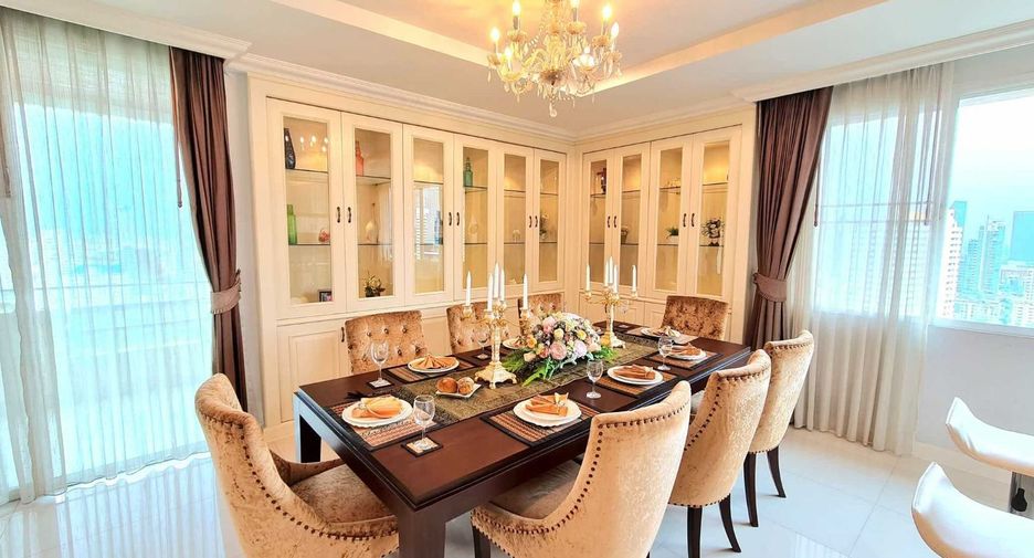 Condo en alquiler de 4 habitaciones en Watthana, Bangkok