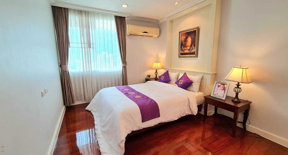 Condo en alquiler de 4 habitaciones en Watthana, Bangkok