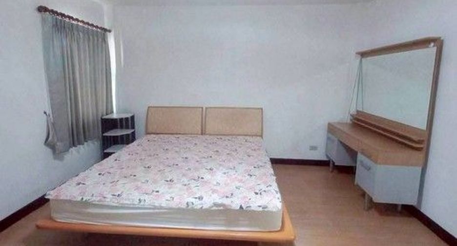Reihenhaus zur Miete mit 3 Zimmer in Suan Luang, Bangkok