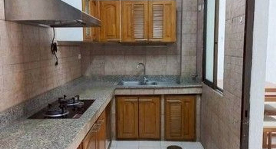 Reihenhaus zur Miete mit 3 Zimmer in Suan Luang, Bangkok