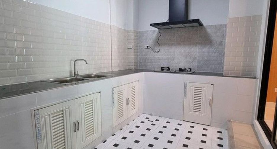 For rent 3 bedrooms house in Phasi Charoen, Bangkok