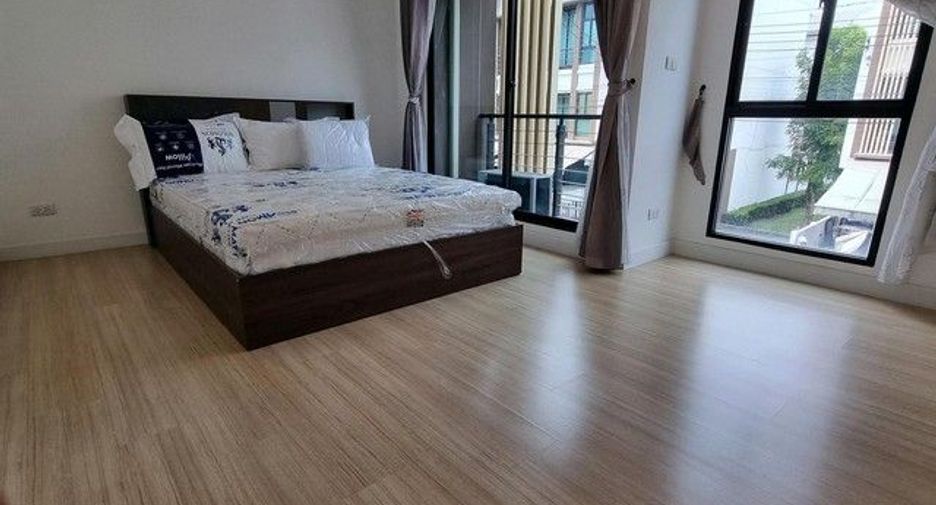 For rent 3 bedrooms house in Phasi Charoen, Bangkok
