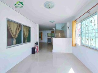 Reihenhaus zum Kauf mit 4 Zimmer in Mueang Samut Prakan, Samut Prakan