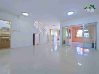 Reihenhaus zum Kauf mit 4 Zimmer in Mueang Samut Prakan, Samut Prakan