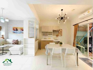 For sale 2 bedrooms townhouse in Mueang Samut Prakan, Samut Prakan