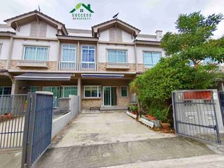 For sale 2 bedrooms townhouse in Mueang Samut Prakan, Samut Prakan