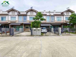 For sale 2 bedrooms townhouse in Mueang Samut Prakan, Samut Prakan