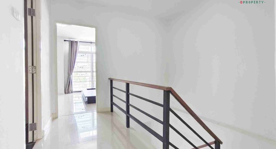 Reihenhaus zum Kauf mit 3 Zimmer in Si Racha, Chonburi