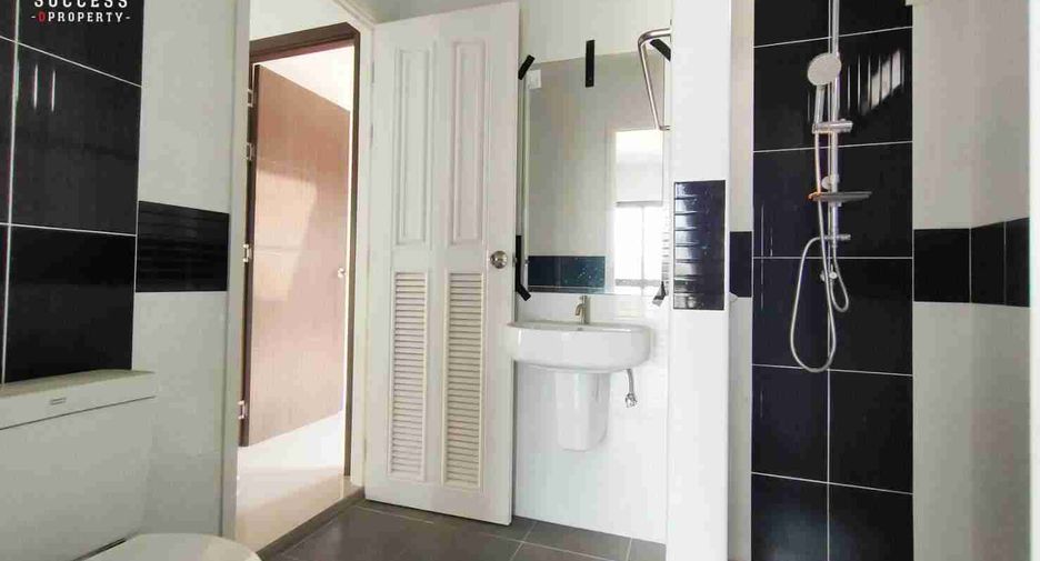 For sale 3 bedrooms house in Khlong Luang, Pathum Thani