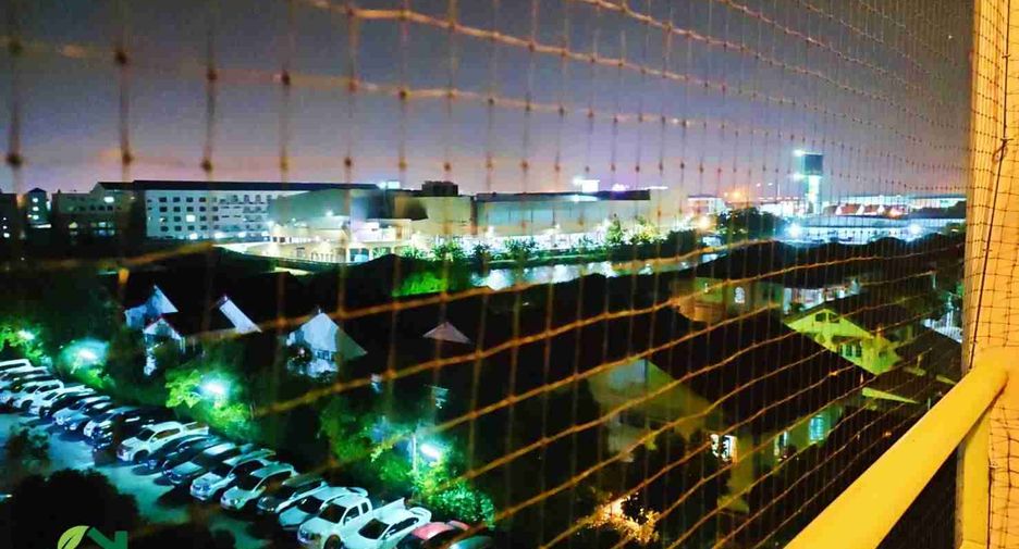 For sale 1 bed condo in Mueang Samut Prakan, Samut Prakan