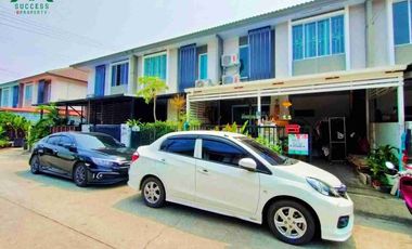 For sale 3 bedrooms townhouse in Mueang Samut Prakan, Samut Prakan
