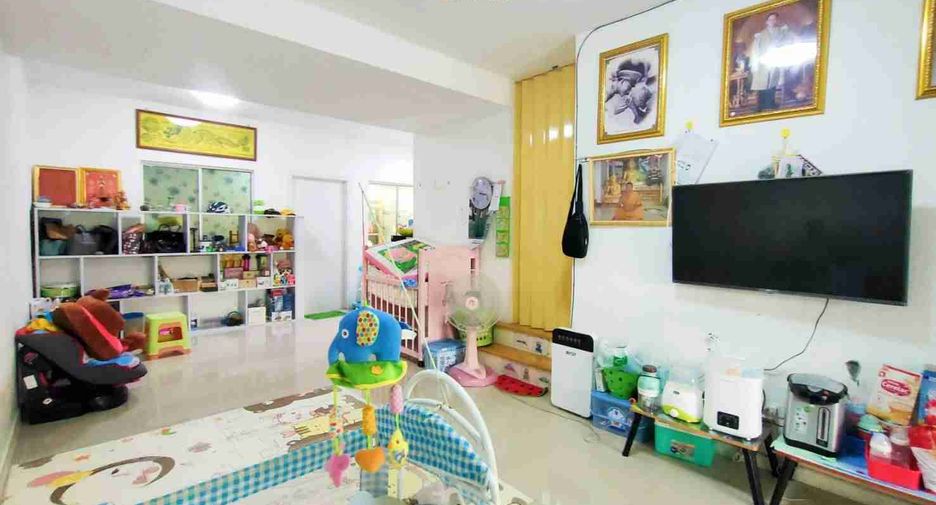 For sale 3 ベッドルーム townhouse in Mueang Samut Prakan, Samut Prakan