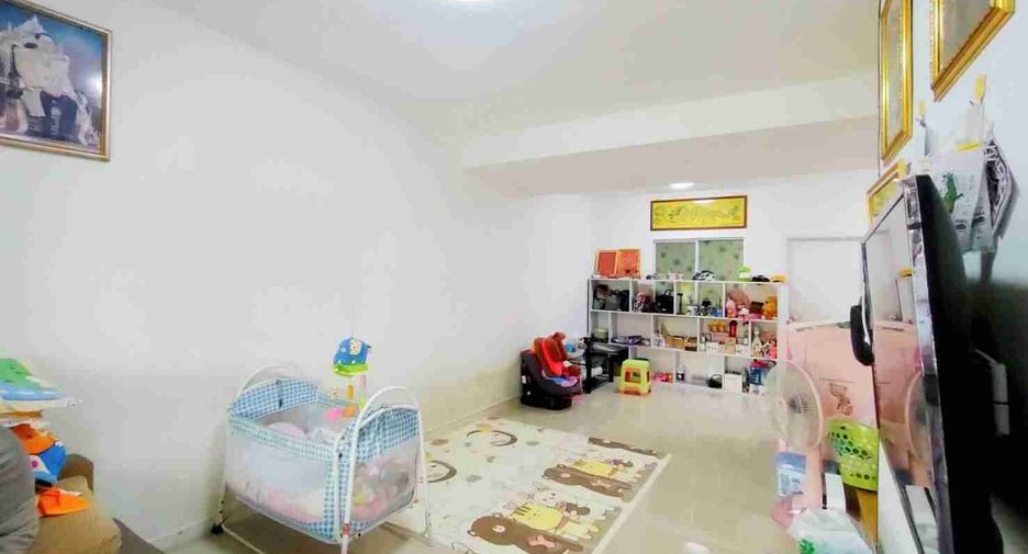 For sale 3 ベッドルーム townhouse in Mueang Samut Prakan, Samut Prakan