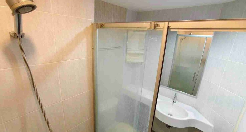 For sale 1 bed condo in Mueang Samut Prakan, Samut Prakan