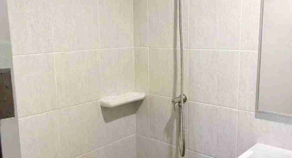 For sale 1 bed condo in Mueang Samut Prakan, Samut Prakan