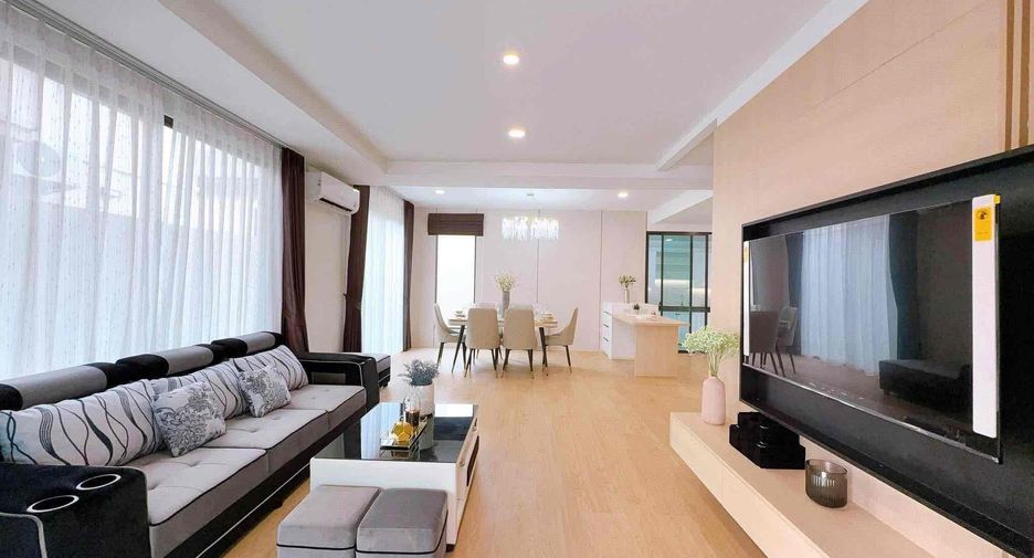 For rent 4 bedrooms house in Bang Lamung, Chonburi