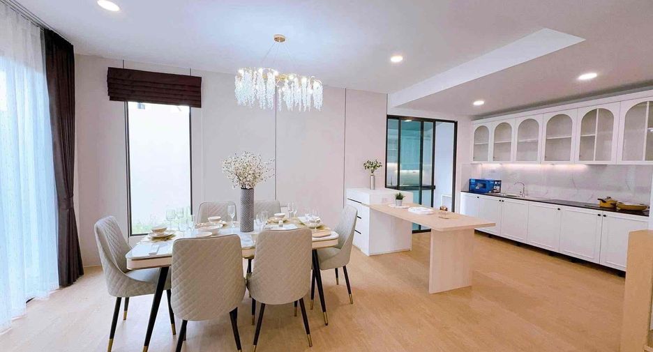 For rent 4 bedrooms house in Bang Lamung, Chonburi