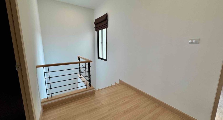 For rent 4 bedrooms house in Bang Lamung, Chonburi