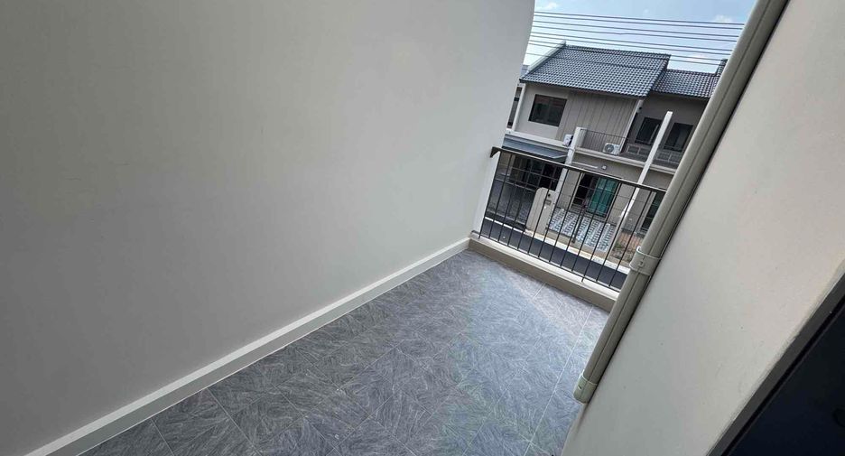 For rent 4 bedrooms house in Bang Lamung, Chonburi