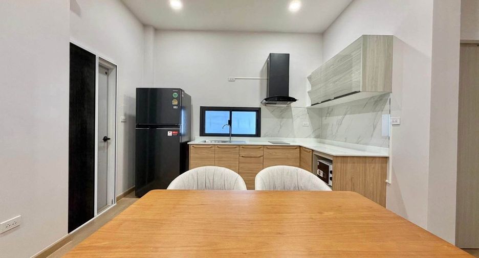 出租 3 卧室 独立屋 在 Si Racha, Chon Buri