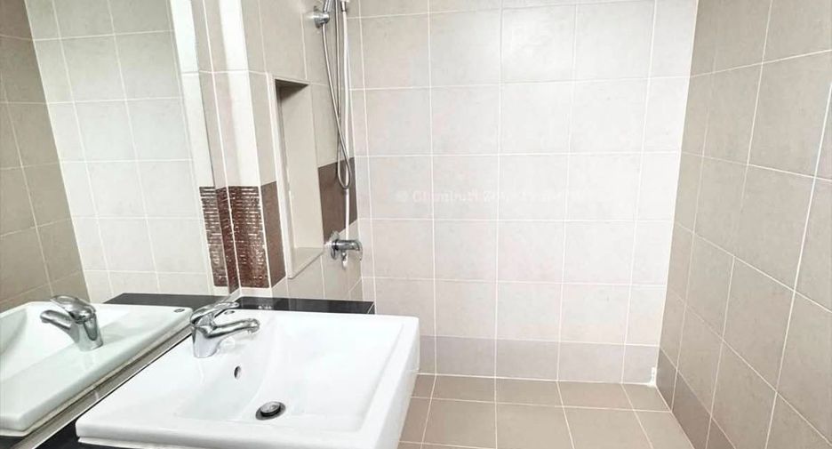 For rent 3 bedrooms house in Si Racha, Chonburi