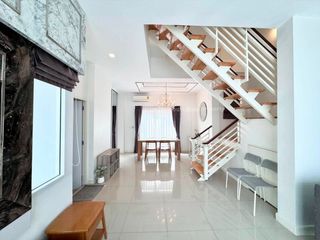 À louer 3 chambres maison à Si Racha, Chonburi