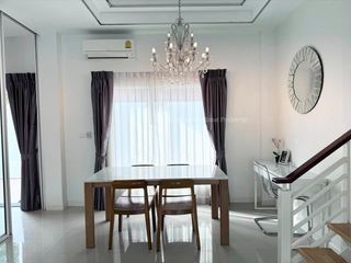 À louer 3 chambres maison à Si Racha, Chonburi