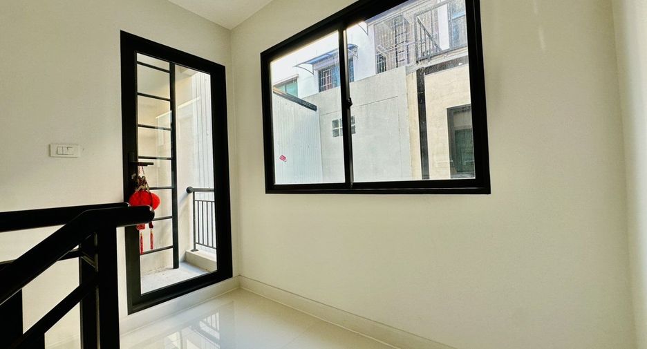 For sale 2 bedrooms townhouse in Nong Khaem, Bangkok