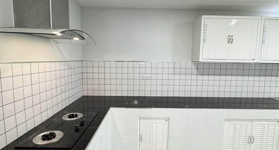 For rent 3 bedrooms house in Si Racha, Chonburi