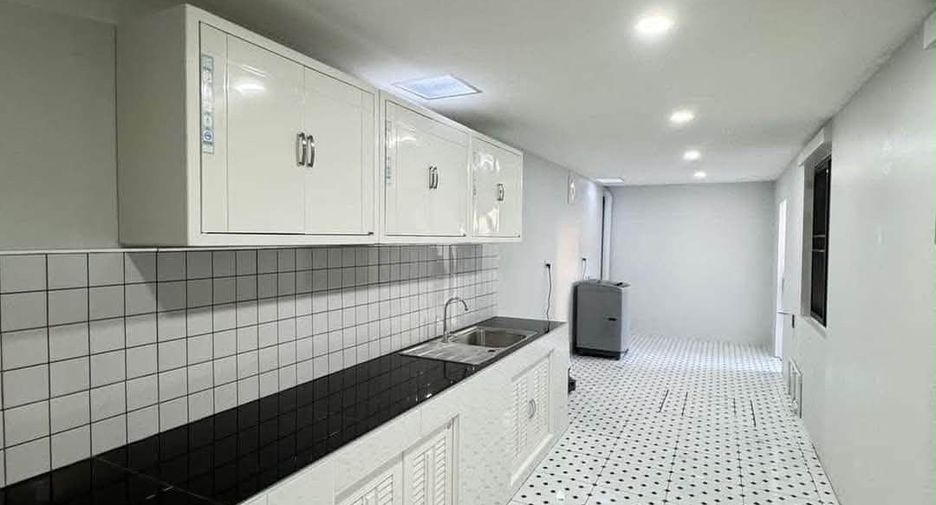 For rent 3 bedrooms house in Si Racha, Chonburi