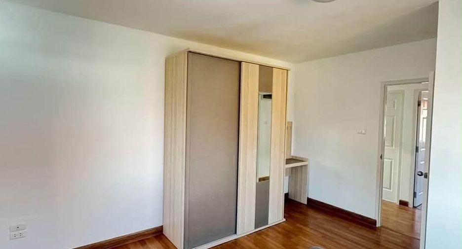 For rent 3 bedrooms house in Si Racha, Chonburi