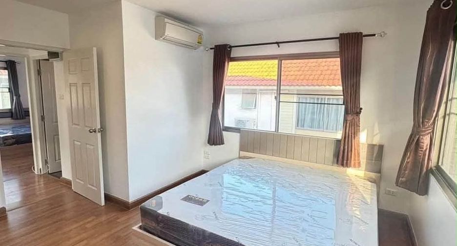 For rent 3 bedrooms house in Si Racha, Chonburi