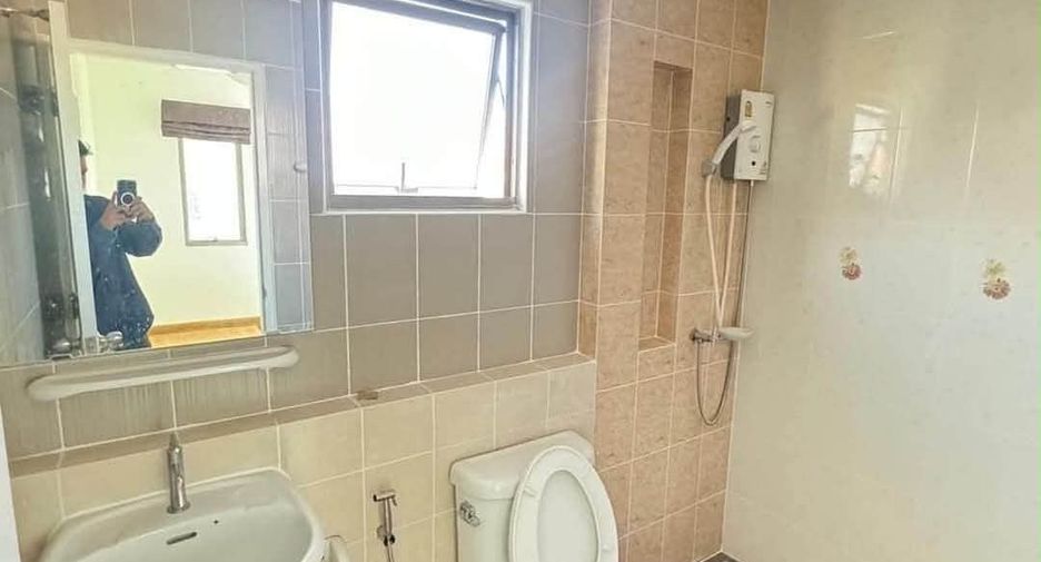 For rent 3 bedrooms house in Si Racha, Chonburi