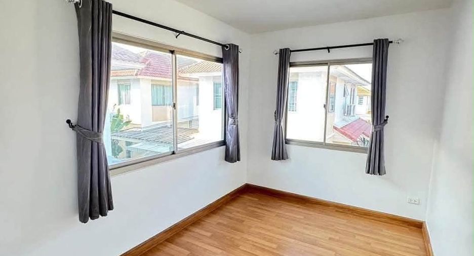 For rent 3 bedrooms house in Si Racha, Chonburi