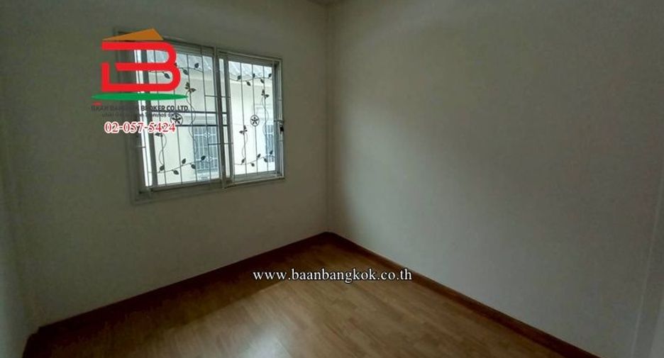 Reihenhaus zum Kauf mit 3 Zimmer in Nong Chok, Bangkok