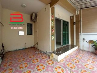 Reihenhaus zum Kauf mit 3 Zimmer in Nong Chok, Bangkok
