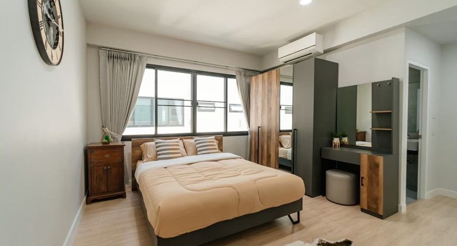 For rent 3 bedrooms townhouse in Mueang Chiang Mai, Chiang Mai