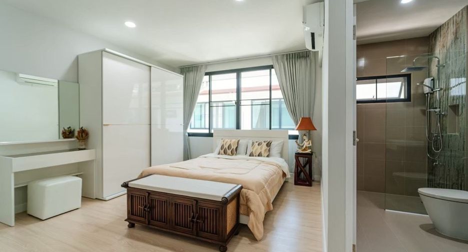 For rent 3 bedrooms townhouse in Mueang Chiang Mai, Chiang Mai