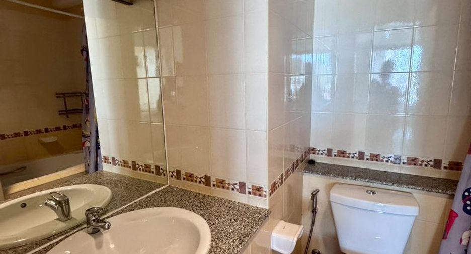 For rent and for sale 1 bed condo in Si Racha, Chonburi