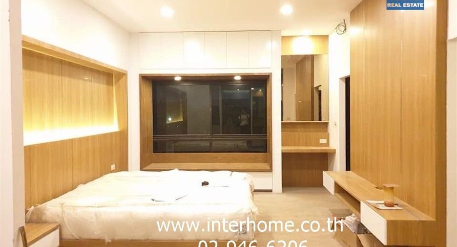 For sale 2 bedrooms townhouse in Lat Phrao, Bangkok
