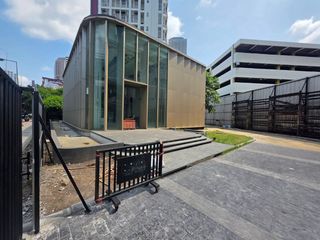 For rent retail Space in Bang Rak, Bangkok